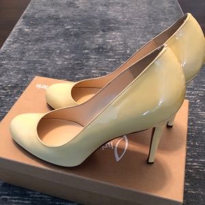 Simple Pump Nude Patent Rounded Toe Bone Heel size EU 39.5